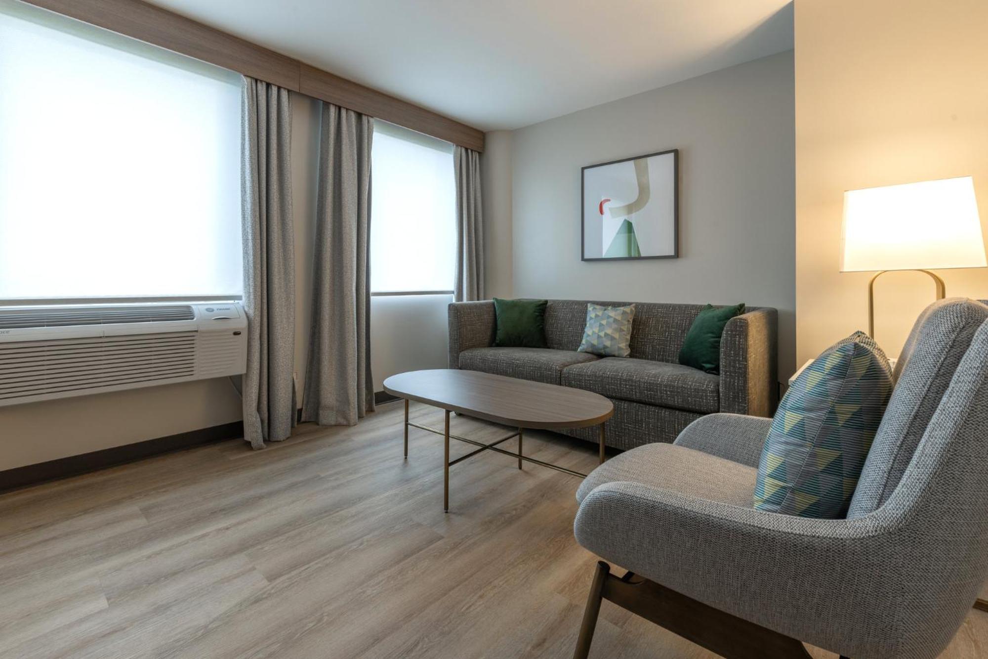 ควอลิตี้ โฮเต็ล เอ ซองทร์ เดอ กงเกร Hotel Saint-Jean-sur-Richelieu ภายนอก รูปภาพ