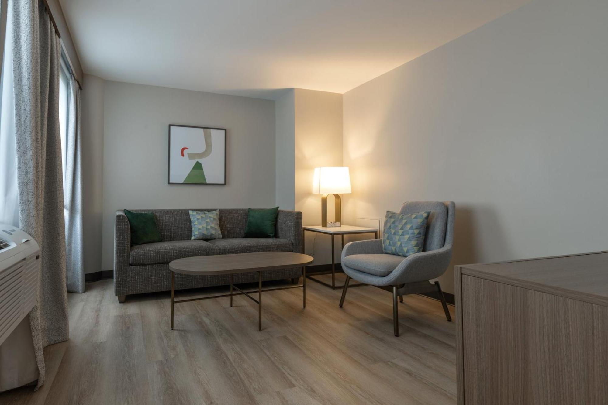 ควอลิตี้ โฮเต็ล เอ ซองทร์ เดอ กงเกร Hotel Saint-Jean-sur-Richelieu ภายนอก รูปภาพ
