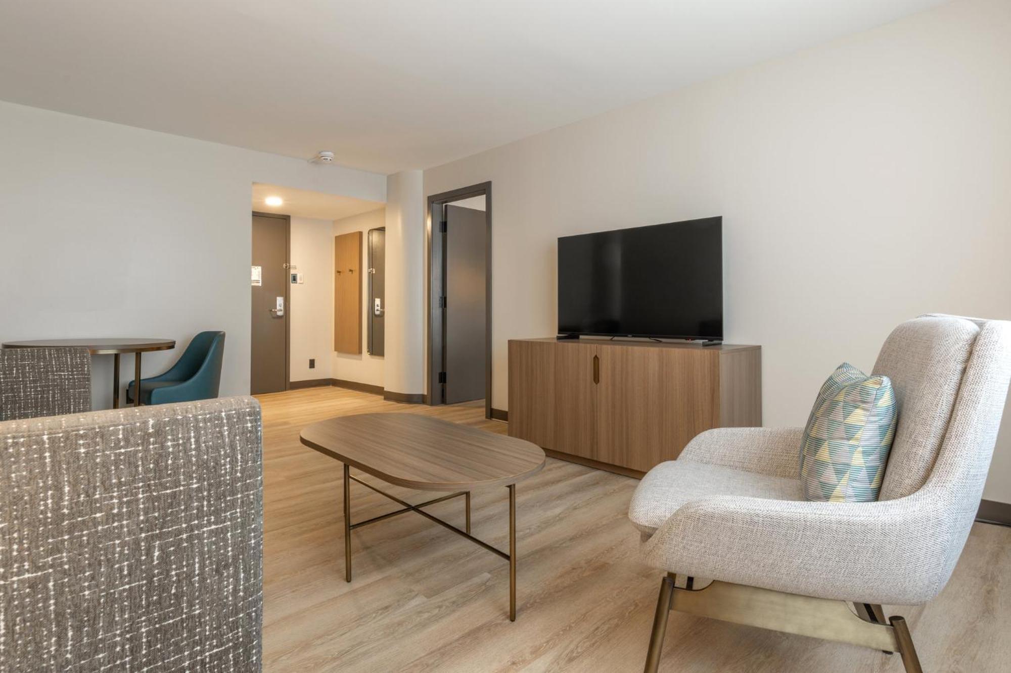 ควอลิตี้ โฮเต็ล เอ ซองทร์ เดอ กงเกร Hotel Saint-Jean-sur-Richelieu ภายนอก รูปภาพ