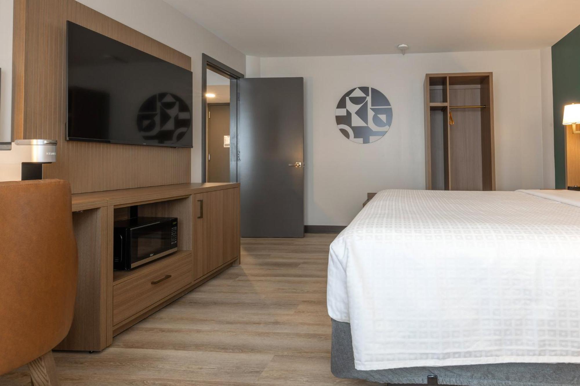 ควอลิตี้ โฮเต็ล เอ ซองทร์ เดอ กงเกร Hotel Saint-Jean-sur-Richelieu ภายนอก รูปภาพ