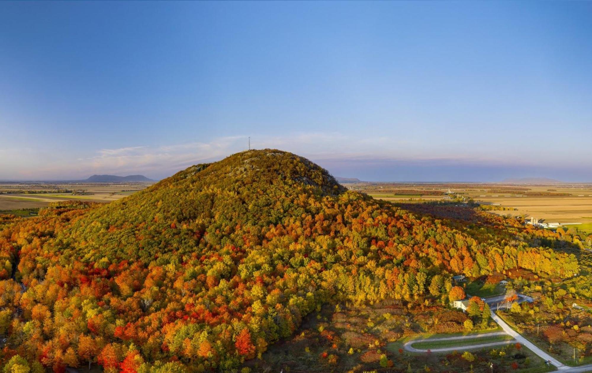ควอลิตี้ โฮเต็ล เอ ซองทร์ เดอ กงเกร Hotel Saint-Jean-sur-Richelieu ภายนอก รูปภาพ