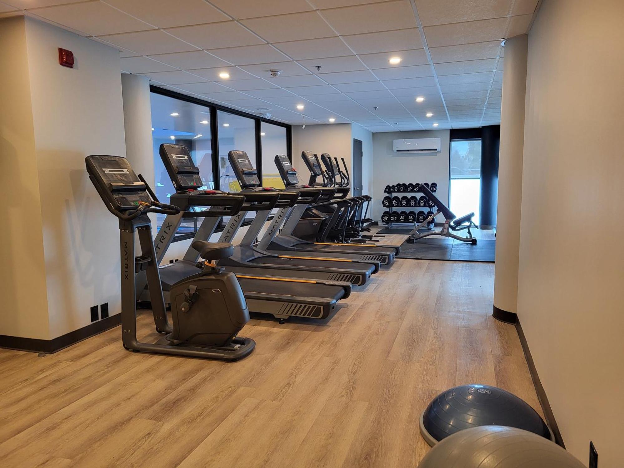 ควอลิตี้ โฮเต็ล เอ ซองทร์ เดอ กงเกร Hotel Saint-Jean-sur-Richelieu ภายนอก รูปภาพ