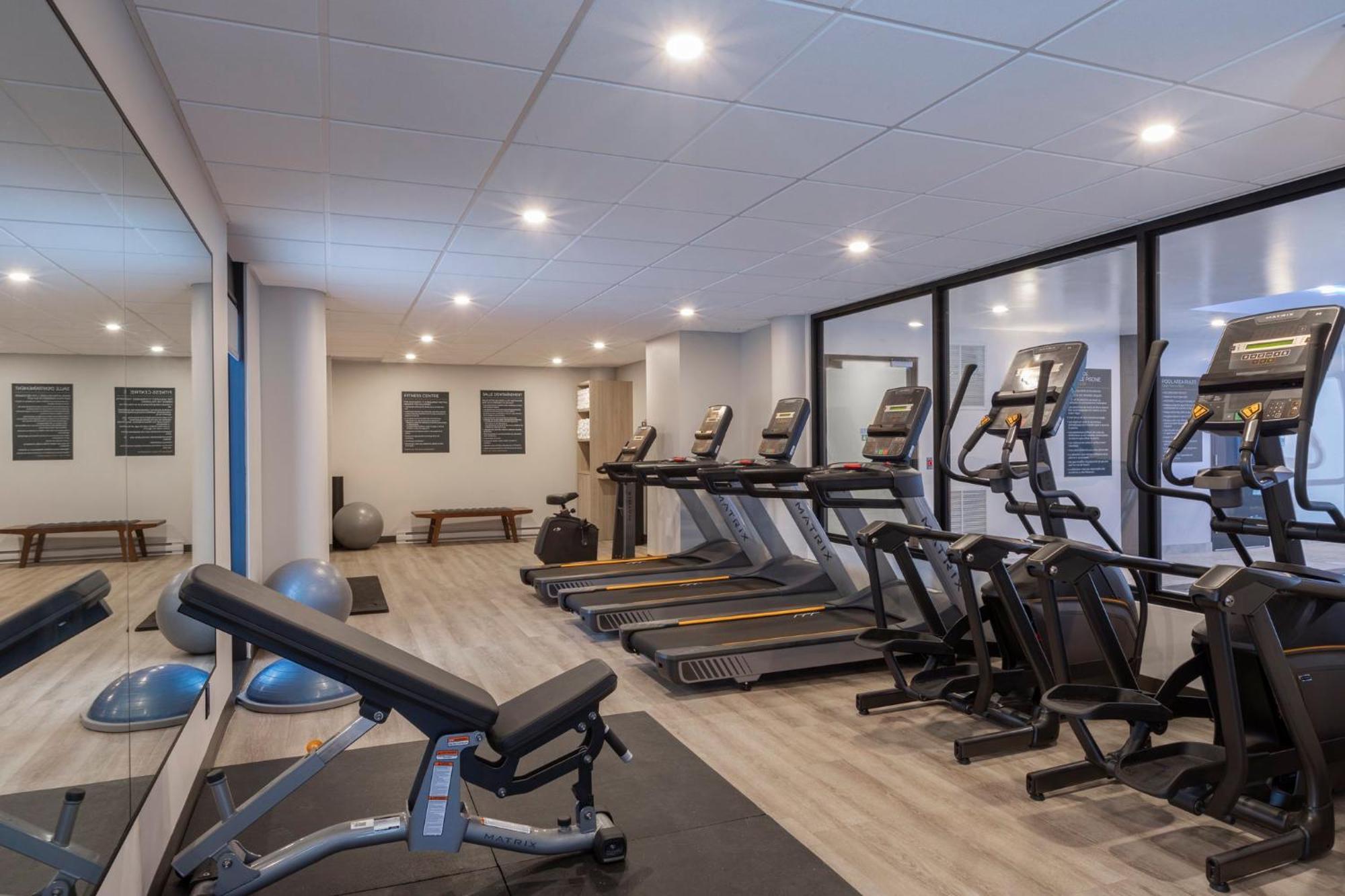 ควอลิตี้ โฮเต็ล เอ ซองทร์ เดอ กงเกร Hotel Saint-Jean-sur-Richelieu ภายนอก รูปภาพ