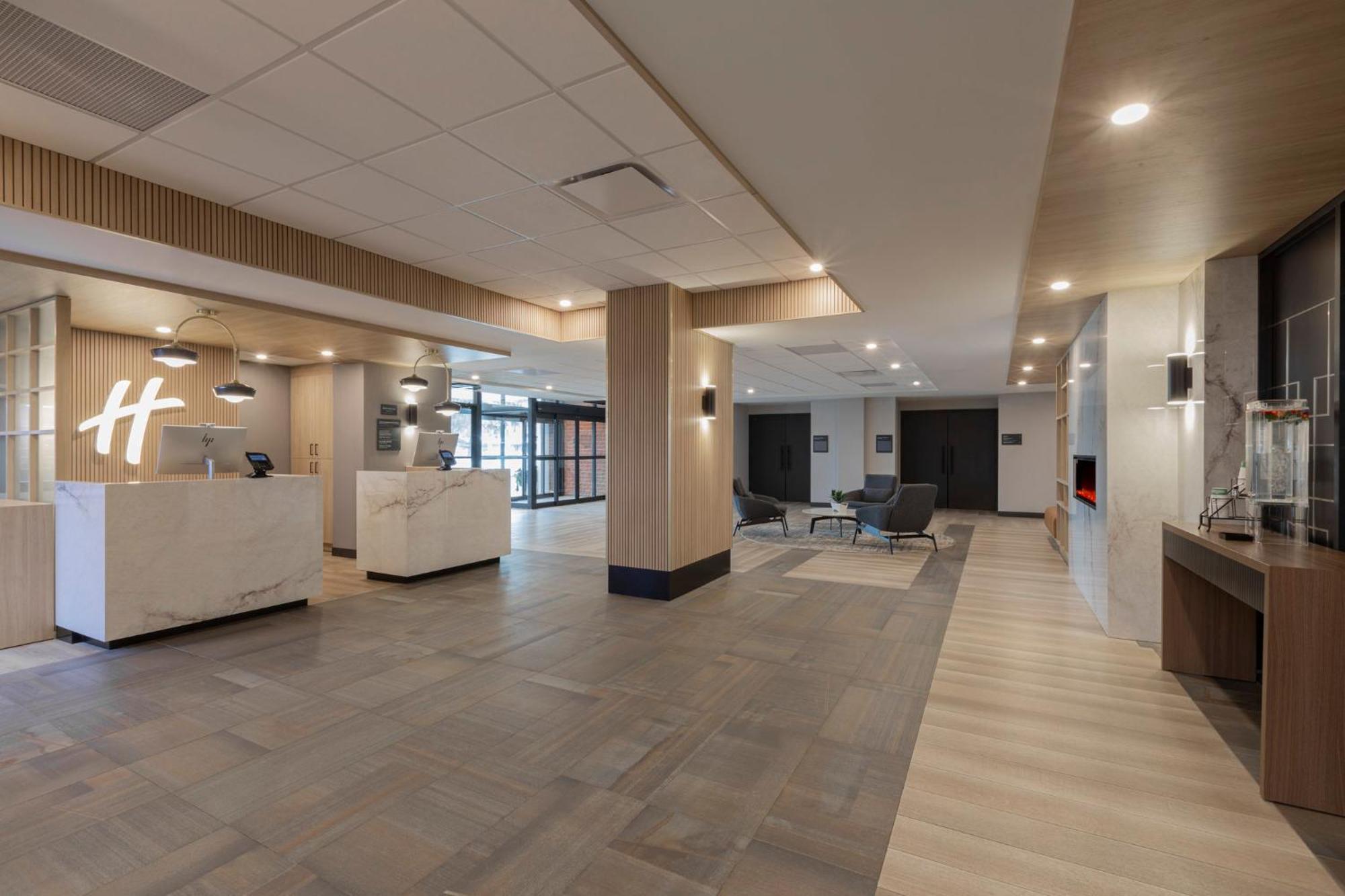 ควอลิตี้ โฮเต็ล เอ ซองทร์ เดอ กงเกร Hotel Saint-Jean-sur-Richelieu ภายนอก รูปภาพ